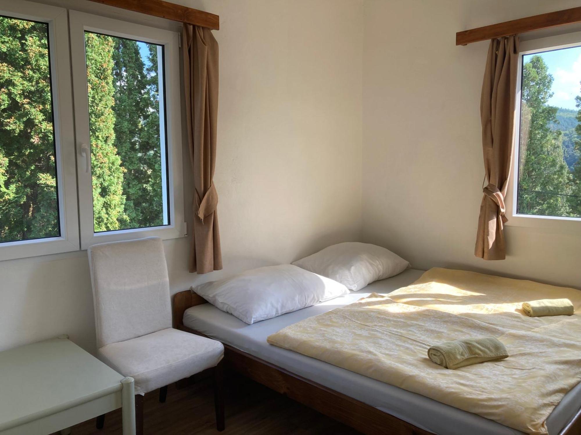 Penzion Cholin Novy Knin Exterior foto