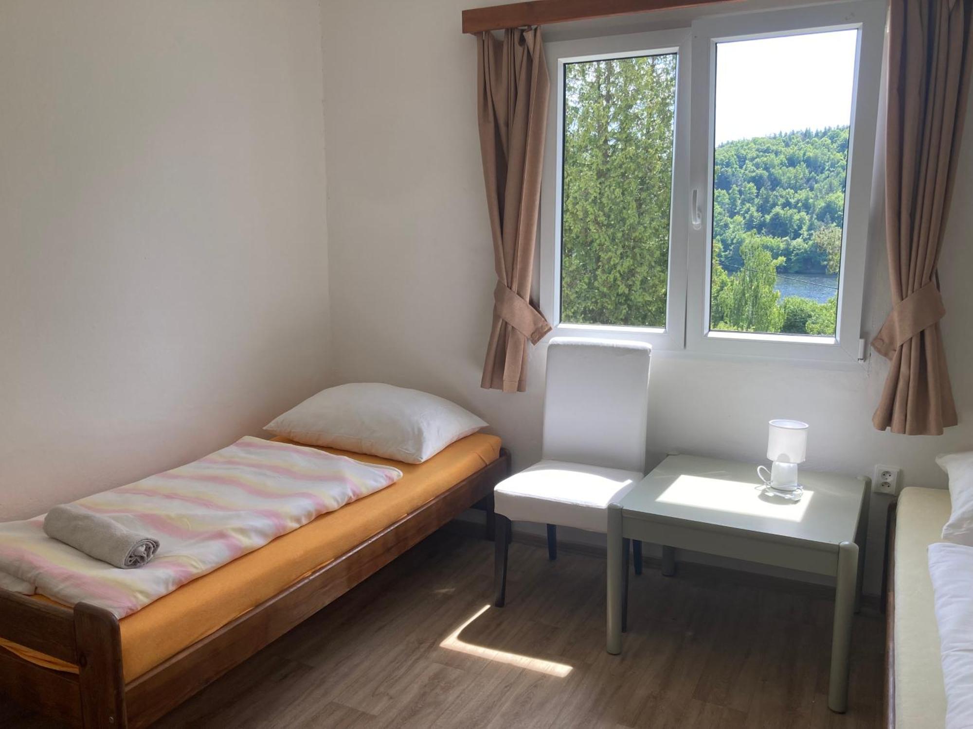 Penzion Cholin Novy Knin Exterior foto